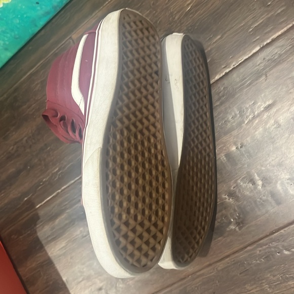 Vans in great condition color burgundy - Picture 3 of 3